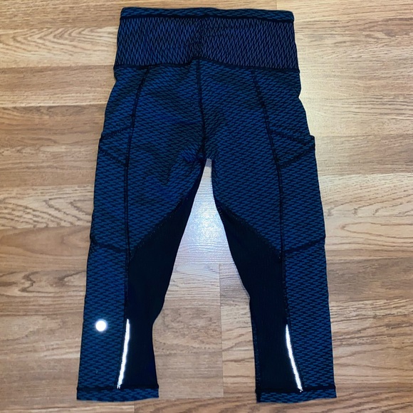 Lululemon Outrun Crop Leggings - Picture 7 of 10